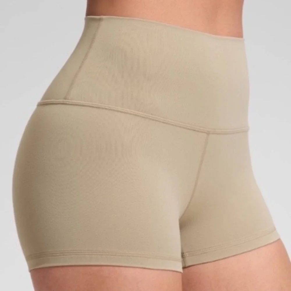 CRZYOGA Butterluxe Origin Yoga Shorts Womens M Creamy Latte Tan New With Tags
